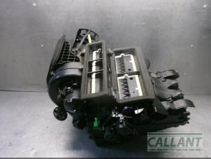 Usados Cuerpo de calefactor Landrover Range Rover Evoque (LVJ/LVS) 2.2 TD4 16V Precio € 211,75 IVA incluido ofrecido por Garage Callant