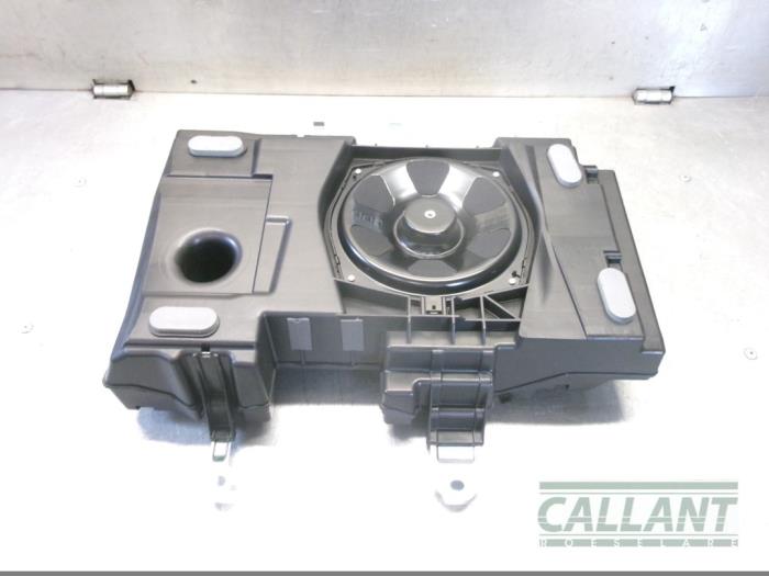 Begagnade Bashögtalare Landrover Range Rover Evoque (LVJ/LVS) 2.2 TD4 16V Pris € 121,00 Inklusive moms erbjuds av Garage Callant