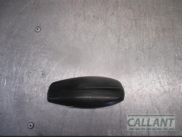 Używane Antena Landrover Range Rover Evoque (LVJ/LVS) 2.2 TD4 16V Cena € 60,50 Z VAT oferowane przez Garage Callant