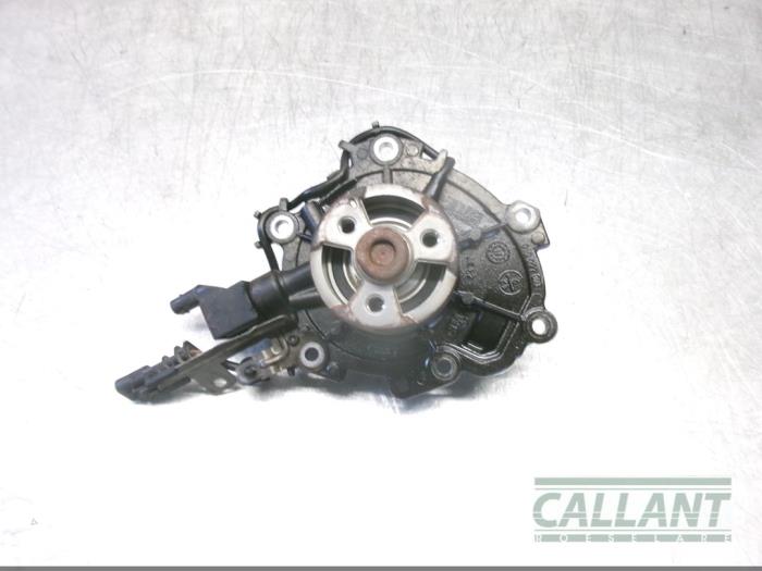 Begagnade Vattenpump Landrover Discovery Sport (LC) 2.0 TD4 180 16V Pris € 66,55 Inklusive moms erbjuds av Garage Callant