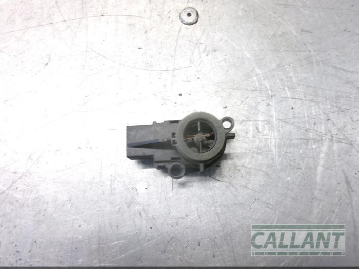 Begagnade Innetemperatursensor Landrover Range Rover IV (LG) 3.0 TDV6 24V Pris € 30,25 Inklusive moms erbjuds av Garage Callant