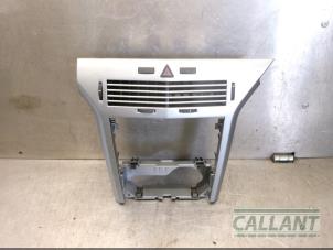 Usados Rejilla de aire de salpicadero Opel Astra H SW (L35) 1.3 CDTI 16V Ecotec Precio € 30,25 IVA incluido ofrecido por Garage Callant