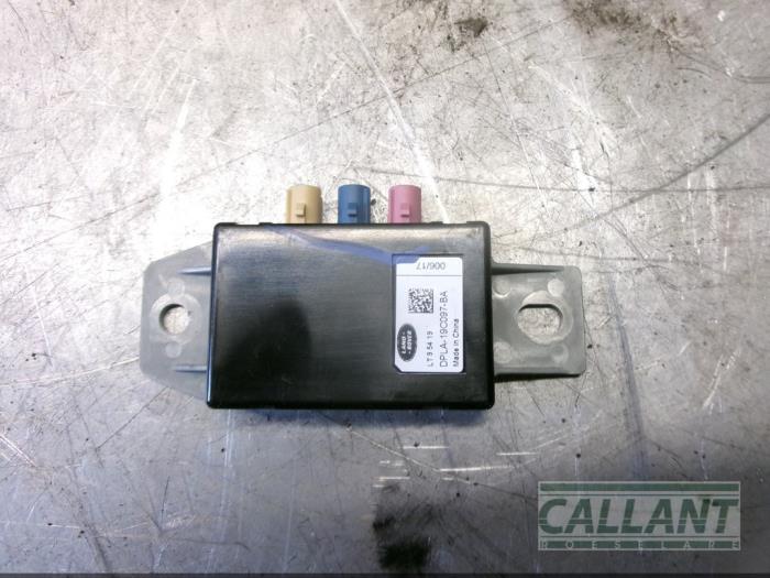 Używane Antena (rózne) Landrover Range Rover Velar (LY) 3.0 D300 AWD Cena € 30,25 Z VAT oferowane przez Garage Callant
