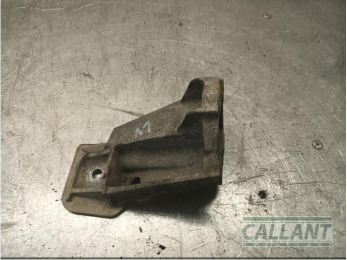 Gebrauchte Motorlager Landrover Discovery III (LAA/TAA) 2.7 TD V6 Preis € 60,50 Mit Mehrwertsteuer angeboten von Garage Callant