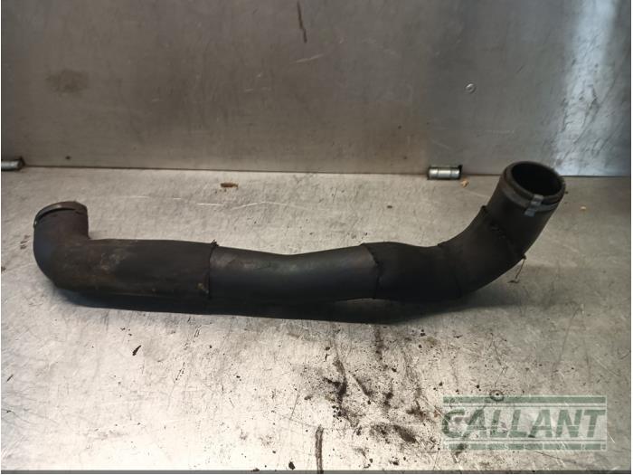 Gebrauchte Intercooler Schlauch Landrover Discovery III (LAA/TAA) 2.7 TD V6 Preis € 30,25 Mit Mehrwertsteuer angeboten von Garage Callant