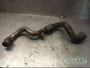 Intercooler Rohr van een Land Rover Discovery III (LAA/TAA) 2.7 TD V6 2007