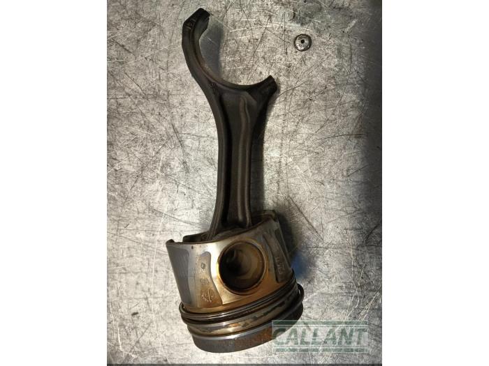 Usagé Piston Audi SQ5 (8RB) 3.0 TDI V6 24V Prix € 90,75 Prix TTC proposé par Garage Callant