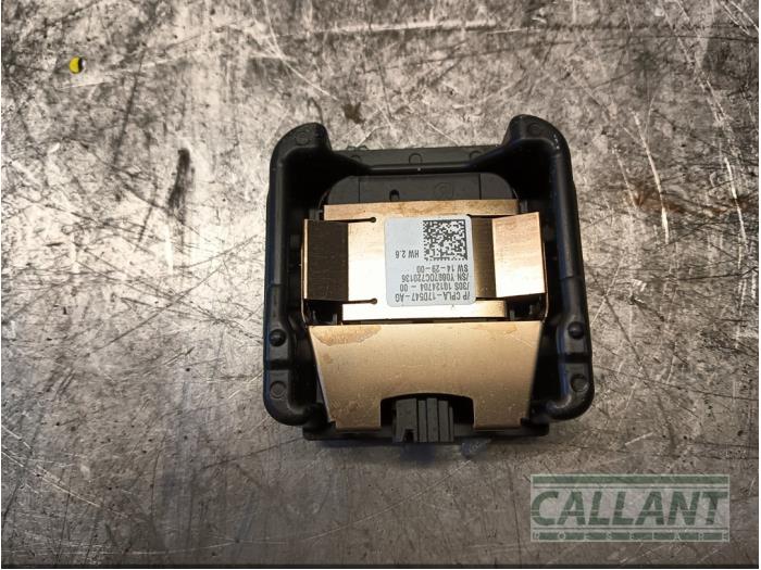 Begagnade Regnsensor Landrover Range Rover IV (LG) 3.0 TDV6 24V Pris € 60,50 Inklusive moms erbjuds av Garage Callant