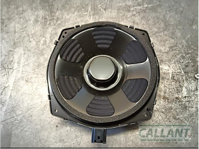 Używane Glosnik Landrover Range Rover IV (LG) 3.0 TDV6 24V Cena € 48,40 Z VAT oferowane przez Garage Callant