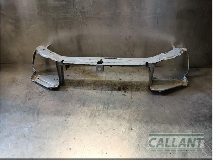 Begagnade Front Landrover Freelander II Pris € 181,50 Inklusive moms erbjuds av Garage Callant