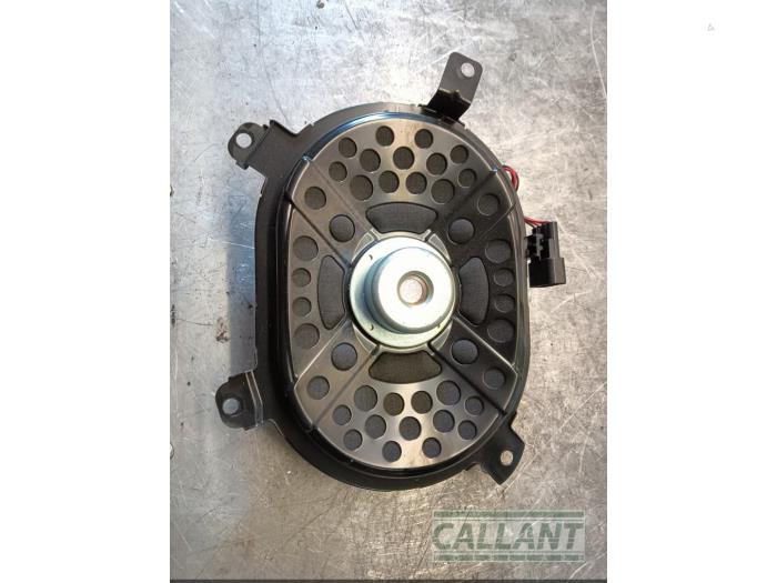 Używane Subwoofer Landrover Discovery Sport (LC) 2.0 TD4 150 16V Cena € 60,50 Z VAT oferowane przez Garage Callant