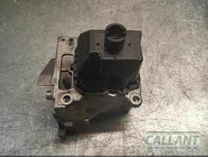 Używane Wspornik (rózne) Landrover Range Rover IV (LG) 3.0 TDV6 24V Cena € 54,45 Z VAT oferowane przez Garage Callant