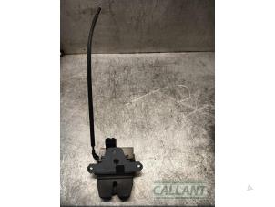 Usagé Mécanique de verrouillage couvercle coffre Landrover Range Rover Evoque (LVJ/LVS) 2.2 TD4 16V Prix € 54,45 Prix TTC proposé par Garage Callant