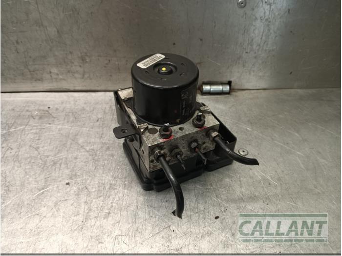 Usagé Pompe ABS Jaguar XJ (X350) 2.7d V6 24V Prix € 272,25 Prix TTC proposé par Garage Callant
