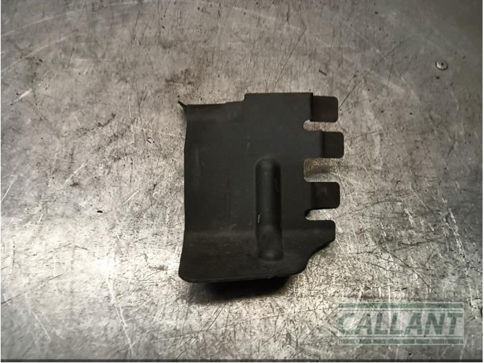 Usagé Divers Jaguar XJ (X350) 2.7d V6 24V Prix € 18,15 Prix TTC proposé par Garage Callant