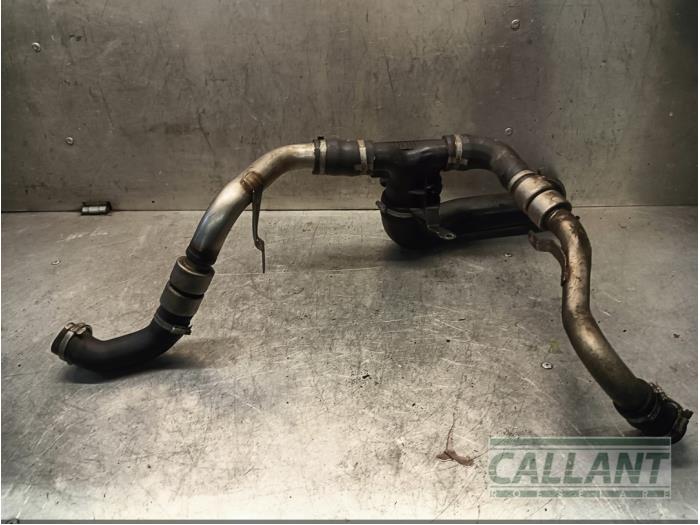 Usagé Tube intercooler Jaguar XJ (X350) 2.7d V6 24V Prix € 121,00 Prix TTC proposé par Garage Callant