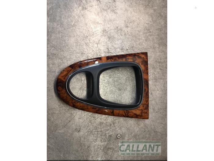 Usagé Divers Jaguar XJ (X350) 2.7d V6 24V Prix € 30,25 Prix TTC proposé par Garage Callant