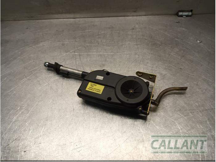 Begagnade Antenn Jaguar XK 8 4.0 V8 32V Pris € 139,15 Inklusive moms erbjuds av Garage Callant