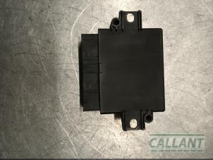 PDC-modul från en Land Rover Range Rover Evoque (LVJ/LVS) 2.0 D 150 16V 2016