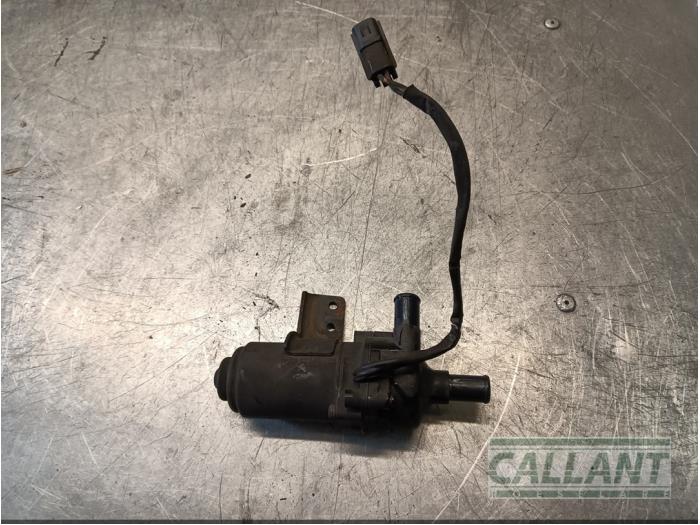Begagnade Extra vattenpump Jaguar XK 8 4.0 V8 32V Pris € 151,25 Inklusive moms erbjuds av Garage Callant