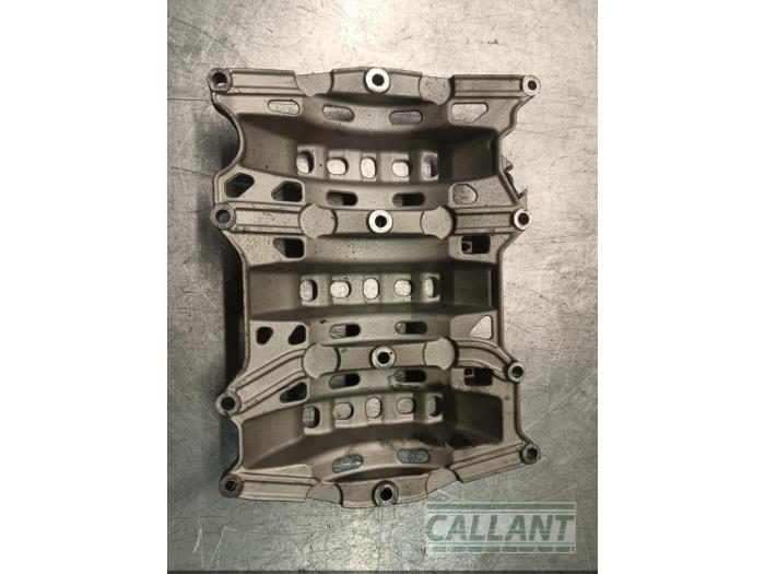 Usagé Couvercle carter Jaguar XE 2.0 D E-Performance 16V Prix € 90,75 Prix TTC proposé par Garage Callant