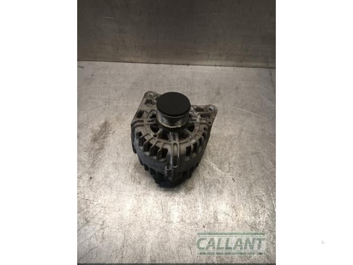 Begagnade Dynamo Dacia Duster (HS) 1.5 dCi Pris € 60,50 Inklusive moms erbjuds av Garage Callant