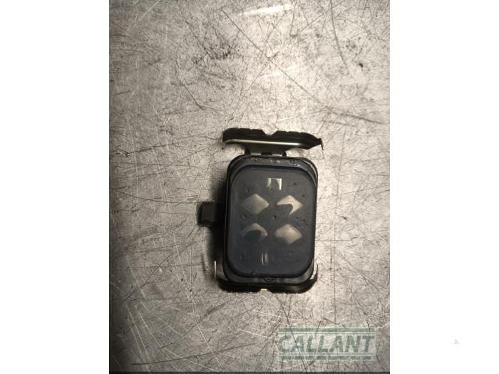 Begagnade Regnsensor Landrover Freelander II 2.2 tD4 16V Pris € 30,25 Inklusive moms erbjuds av Garage Callant