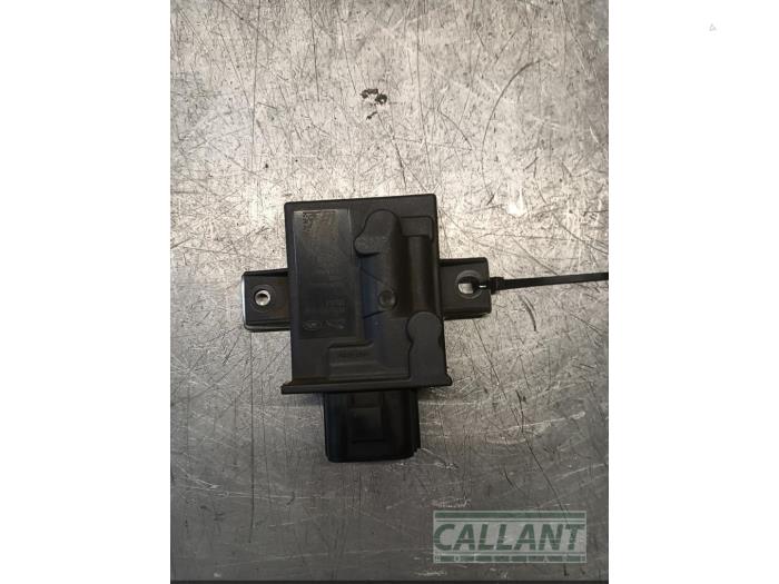 Usagé Module pompe carburant Jaguar XF (X260) 2.0d 180 16V Prix € 30,25 Prix TTC proposé par Garage Callant