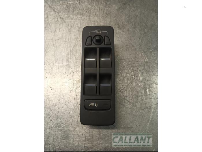 Usados Interruptor combinado de ventanillas Landrover Discovery Sport (LC) 2.0 TD4 150 16V Precio € 60,50 IVA incluido ofrecido por Garage Callant