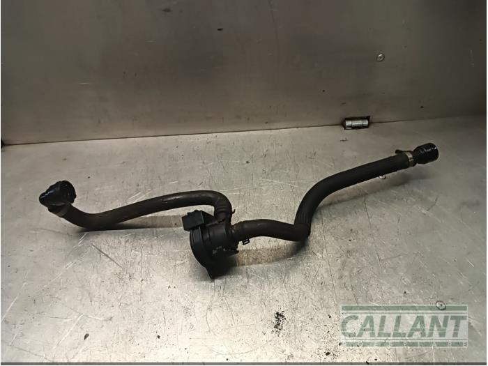 Begagnade Extra vattenpump Landrover Discovery Sport (LC) 2.0 TD4 150 16V Pris € 60,50 Inklusive moms erbjuds av Garage Callant