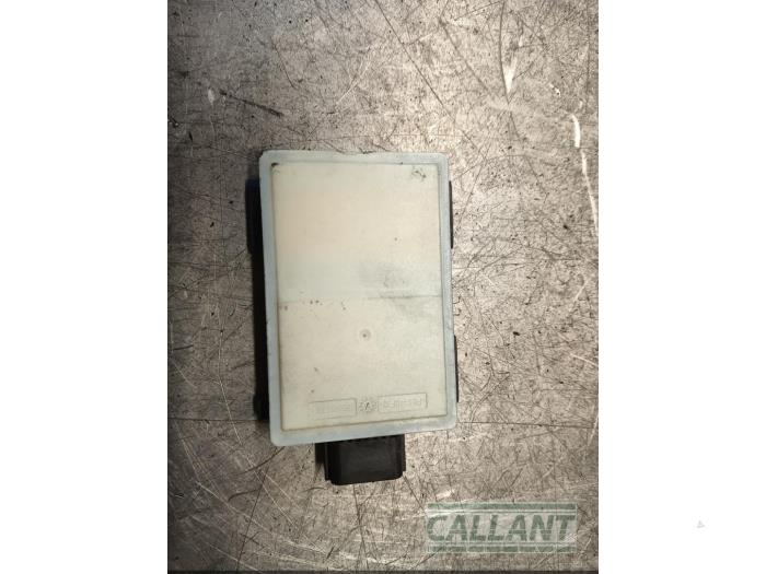 Begagnade Dödvinkelsensor Landrover Range Rover Sport (LW) 2.0 16V P400e Pris € 211,75 Inklusive moms erbjuds av Garage Callant