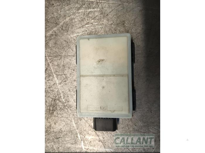 Begagnade Dödvinkelsensor Landrover Range Rover Sport (LW) 2.0 16V P400e Pris € 211,75 Inklusive moms erbjuds av Garage Callant