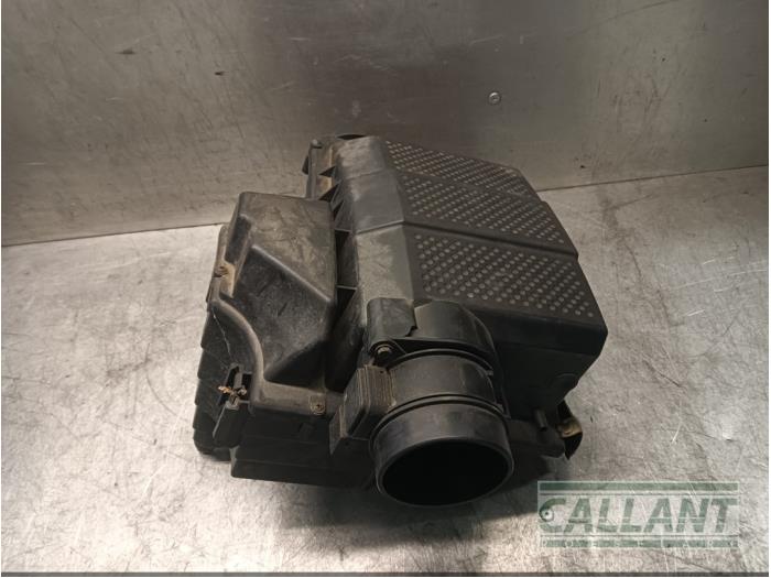 Gebrauchte Luftfiltergehäuse Landrover Range Rover Sport (LS) 2.7 TDV6 24V Preis € 60,50 Mit Mehrwertsteuer angeboten von Garage Callant