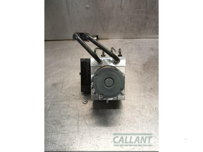 Begagnade ABS-pump Landrover Range Rover Sport (LS) 3.0 S TDV6 Pris € 242,00 Inklusive moms erbjuds av Garage Callant