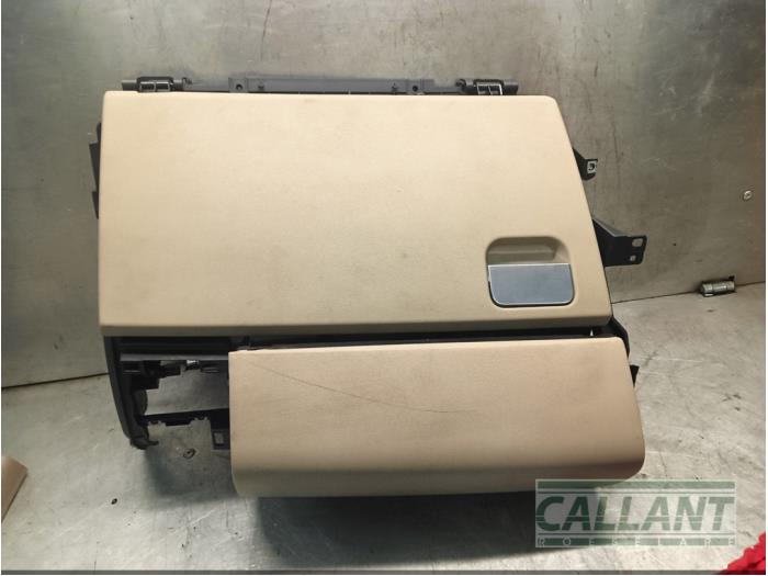 Begagnade Handskfack Landrover Range Rover Sport (LS) 3.0 S TDV6 Pris € 121,00 Inklusive moms erbjuds av Garage Callant