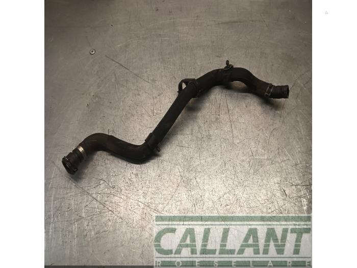 Begagnade Vattenrör Jaguar F-type 2.0 Turbo 16V Pris € 30,25 Inklusive moms erbjuds av Garage Callant