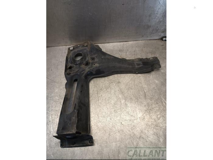 Używane Rama reflektora prawa Landrover Range Rover III (LM) 2.9 TD6 24V Cena € 60,50 Z VAT oferowane przez Garage Callant