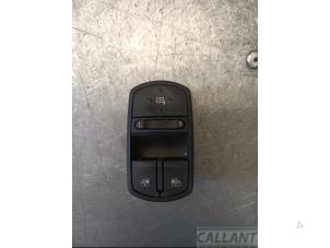 Używane Przelacznik combi okienny Opel Corsa E 1.4 16V Cena € 18,15 Z VAT oferowane przez Garage Callant