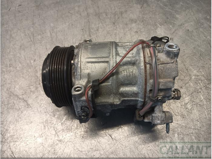 Usagé Compresseur de clim Jaguar XE 2.0 240 Turbo 16V Prix € 84,70 Prix TTC proposé par Garage Callant