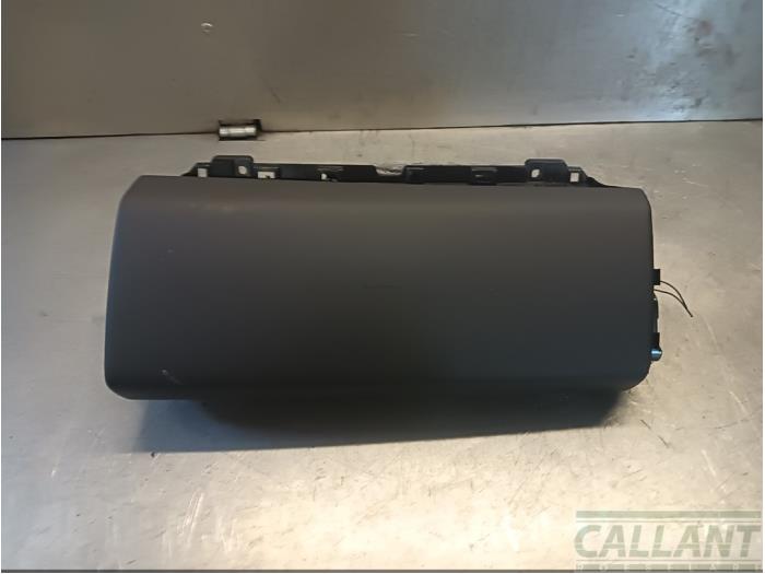 Begagnade Handskfack Landrover Range Rover Sport (LW) 3.0 D250 MHEV Pris € 90,75 Inklusive moms erbjuds av Garage Callant
