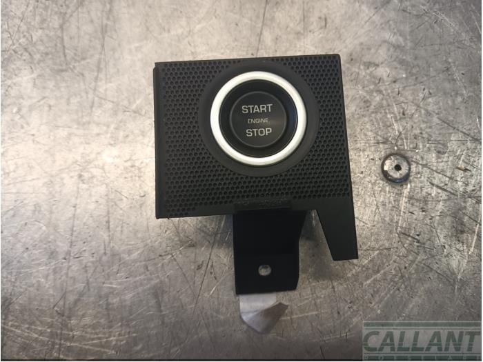 Usagé Commande start/stop Landrover Range Rover Sport (LW) 3.0 D250 MHEV Prix € 24,20 Prix TTC proposé par Garage Callant