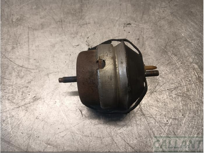 Used Engine mount Jaguar XJ (X350) R 4.2 V8 32V Price € 90,75 Inclusive VAT offered by Garage Callant