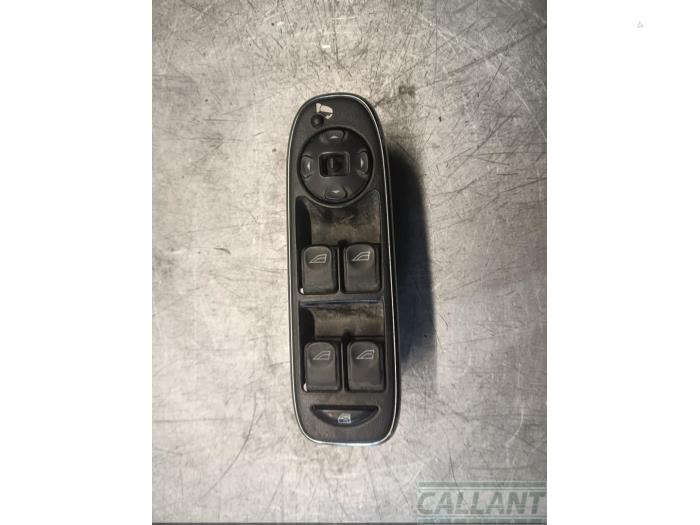 Usados Interruptor combinado de ventanillas Jaguar XJ (X350) R 4.2 V8 32V Precio € 114,95 IVA incluido ofrecido por Garage Callant
