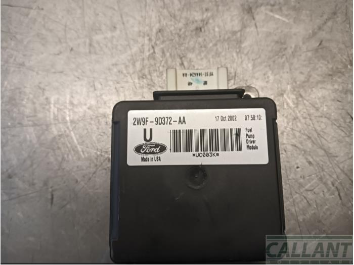 Usagé Module pompe carburant Jaguar XJ (X350) R 4.2 V8 32V Prix € 139,15 Prix TTC proposé par Garage Callant