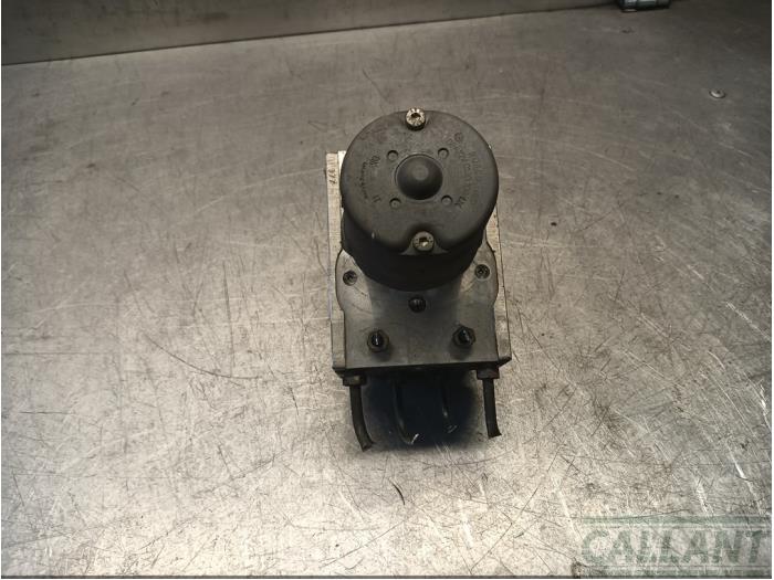 Begagnade ABS-pump Jaguar X-type 2.1 V6 24V Pris € 90,75 Inklusive moms erbjuds av Garage Callant