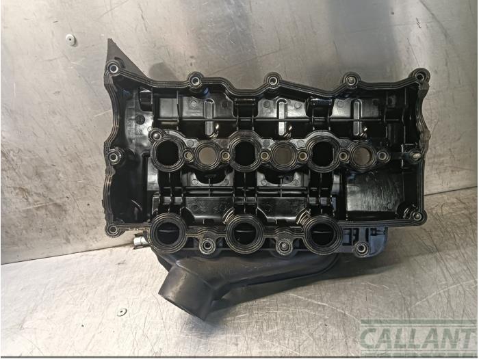 Ventildeckel van een Land Rover Range Rover Sport (LS) 2.7 TDV6 24V 2006