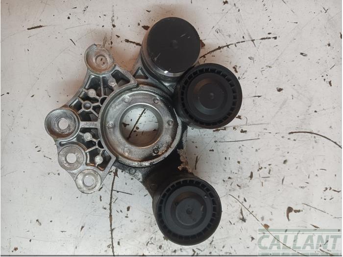 Usados Tensor correa múltiple Landrover Defender II 3.0 D200 MHEV Precio € 102,85 IVA incluido ofrecido por Garage Callant