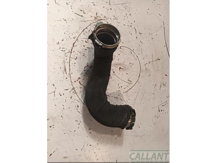 Usagé Tuyau intercooler Jaguar F-type 2.0 Turbo 16V Prix € 66,55 Prix TTC proposé par Garage Callant