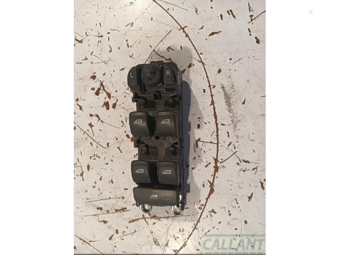 Usados Interruptor combinado de ventanillas Landrover Range Rover Sport (LS) 3.0 S TDV6 Precio € 60,50 IVA incluido ofrecido por Garage Callant