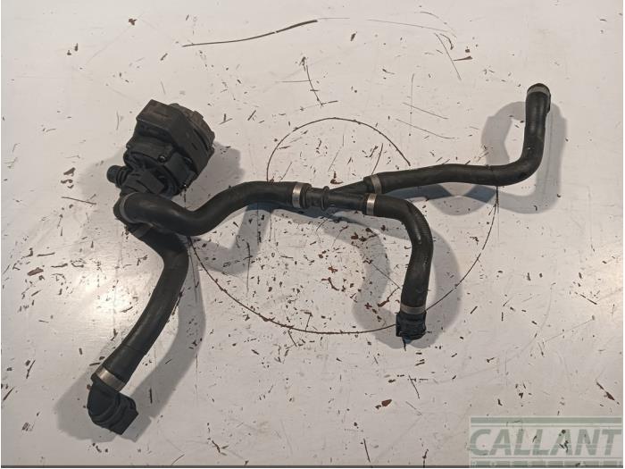 Begagnade Extra vattenpump BMW X1 (F48) xDrive 25e 1.5 12V TwinPower Turbo Pris € 102,85 Inklusive moms erbjuds av Garage Callant